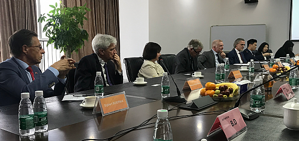 Delegacja rządu holenderskiego Utrechtu z wizytą w KSTAR w celu zacieśnienia stosunków gospodarczych